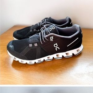 On cloud Womens narrow size 8.5